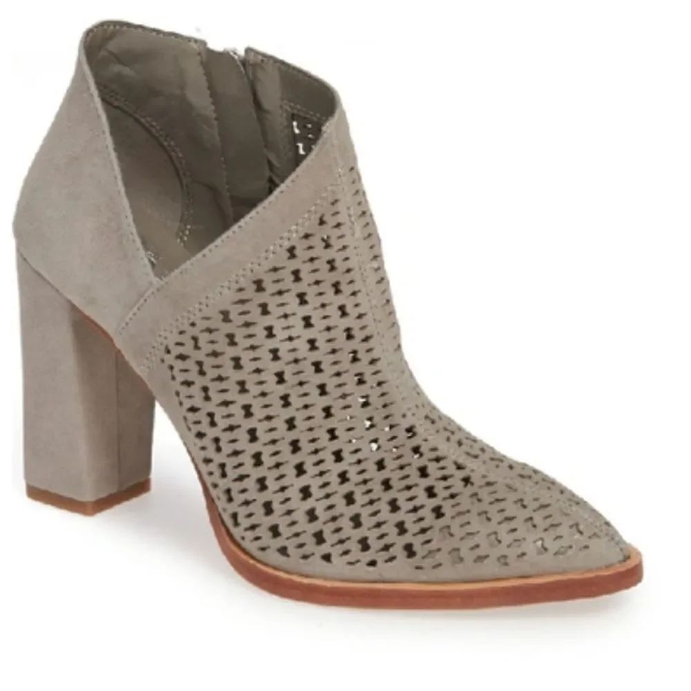 VINCE CAMUTO LEVESNA POINTED TOE BOOTIE